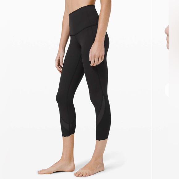 [Like New] Lululemon Wunder Under High-Rise Crop 23" Scallop hem|Black|Size 4 - Picture 2 of 6
